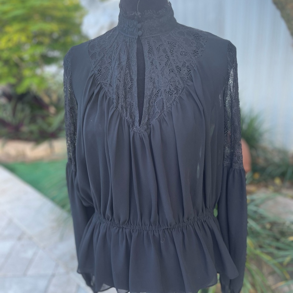 🖤 Express Black Lace & Sheer Keyhole Peplum Blouse 🖤 - Picture 7 of 13